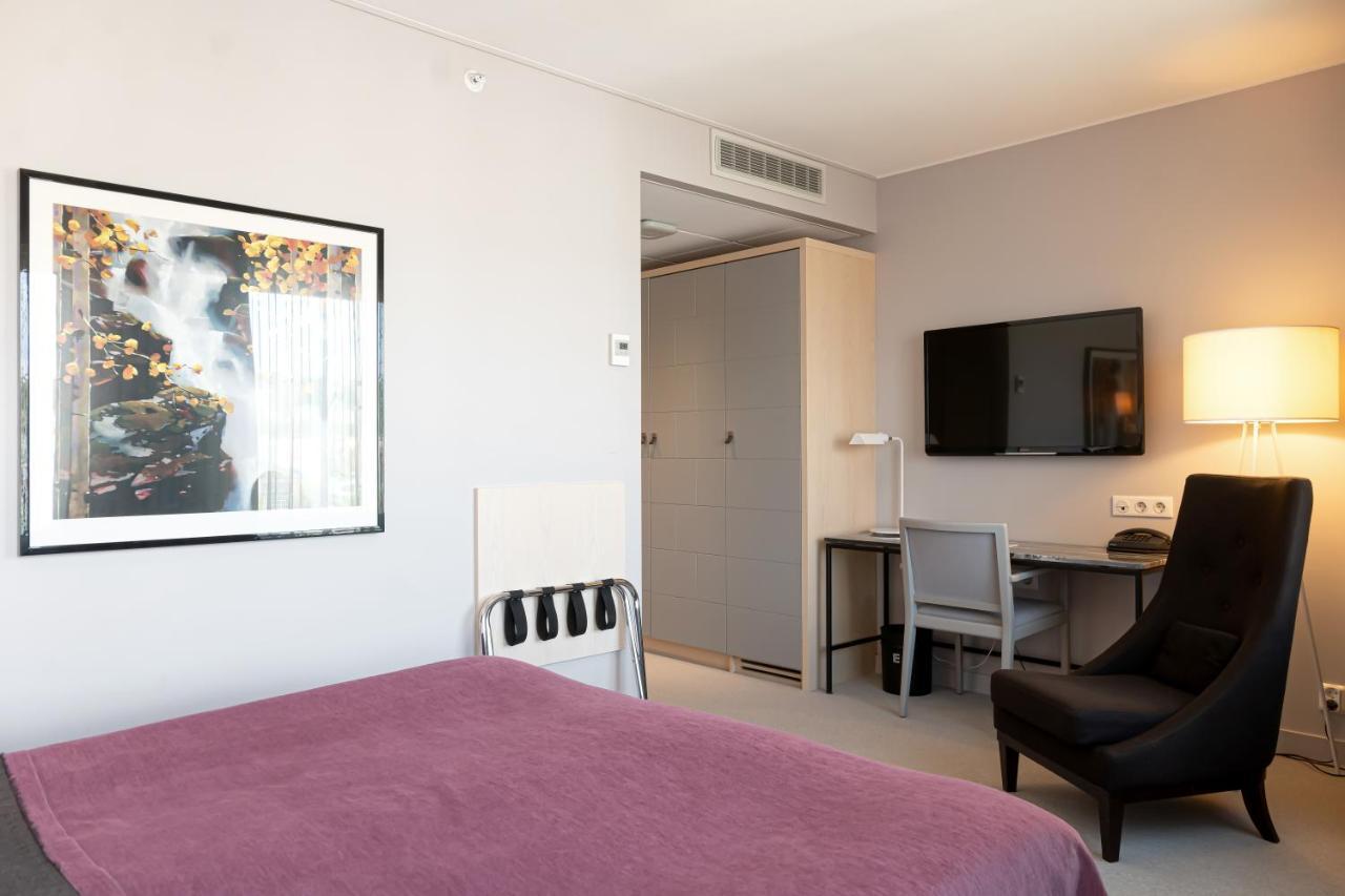 Elite Plaza Oernskoeldsvik Hotel Buitenkant foto
