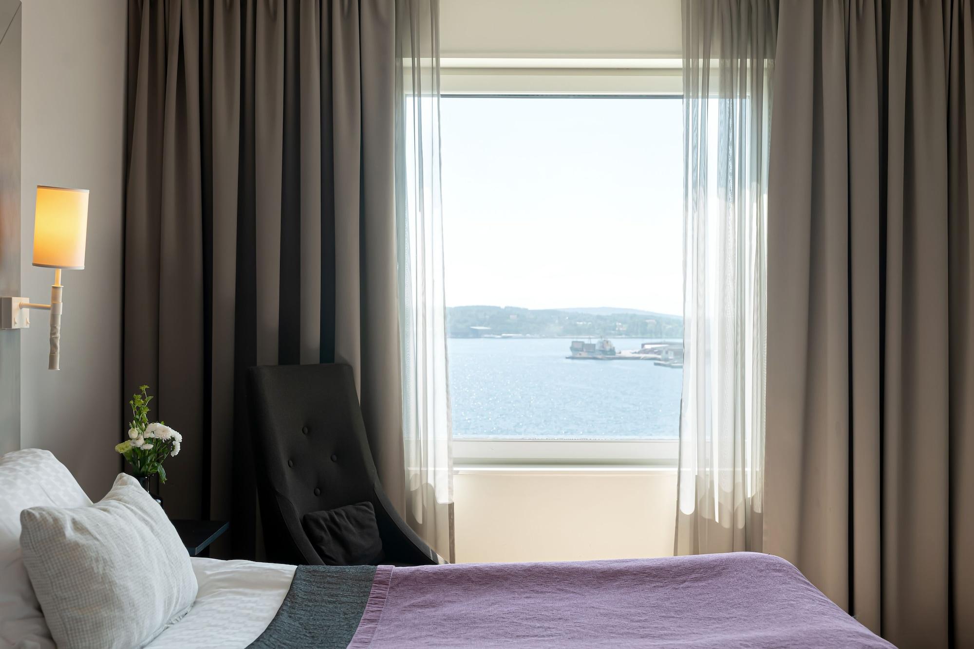 Elite Plaza Oernskoeldsvik Hotel Buitenkant foto